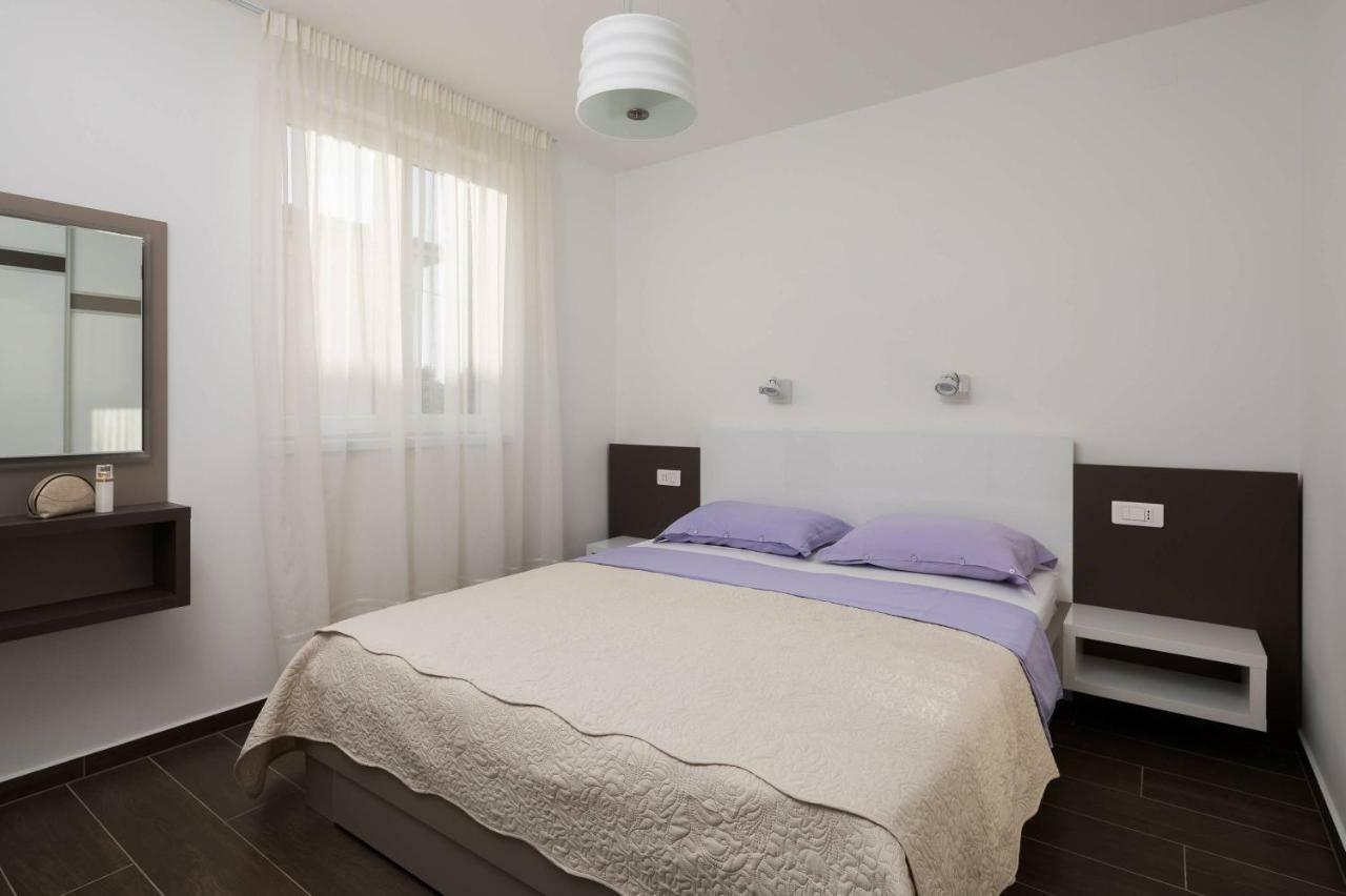 Kos D Apartment Supetar